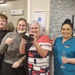 Humberston House celebrate carehome.co.uk rating